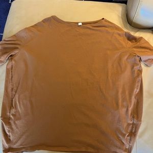 Lululemon.  Short sleeve tee. Cotton. No tag size 10